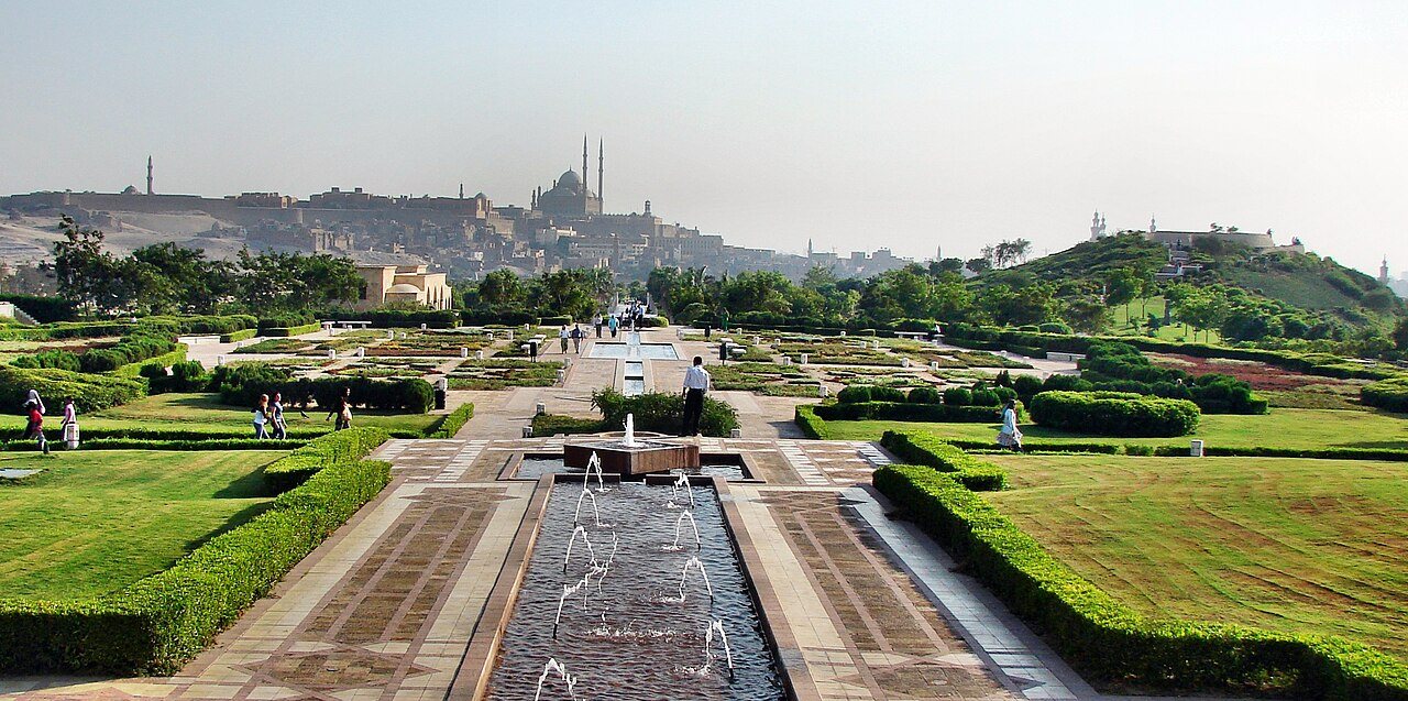 El parque Al-Azhar figura entre los sesenta grandes espacios públicos del mundo según el Project for Public Spaces.