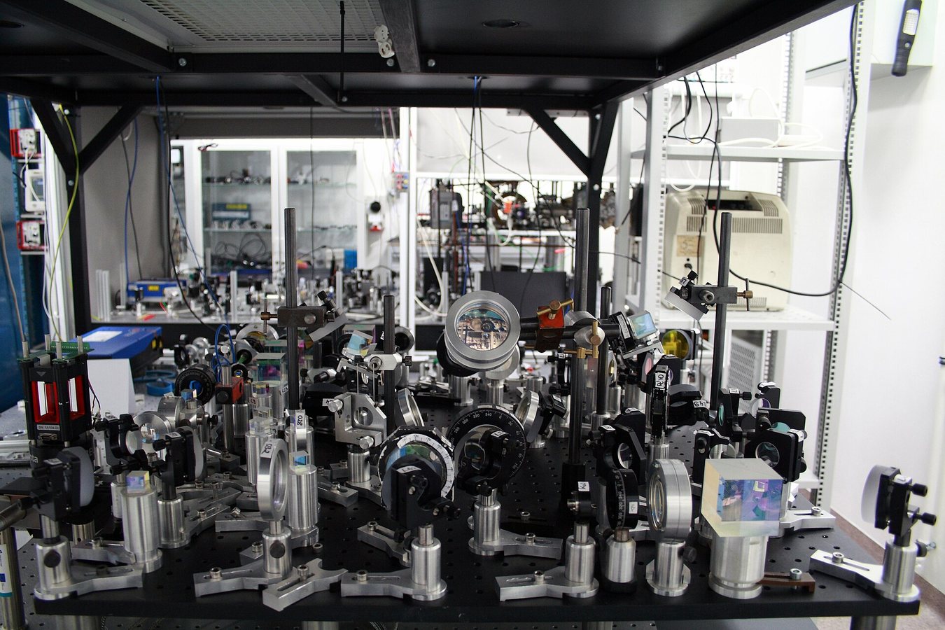 Cold atoms experiment 03.JPG