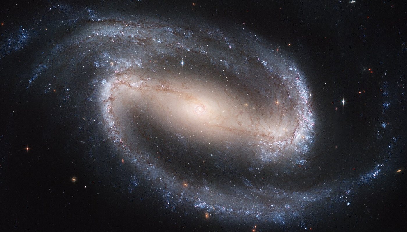Hubble Space Telescope Spots Dusty Spiral Galaxy: NGC 1827