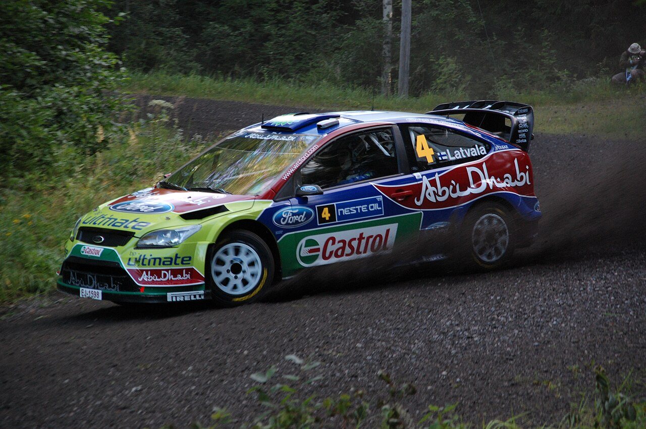 Jari-Matti Latvala con su Ford Focus RS WRC 09 en el Rally de Finlandia de 2009