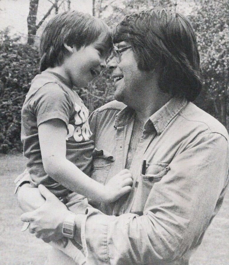 Portrét Owena a Stephena z prvního vydání Různých ročních období (1982)