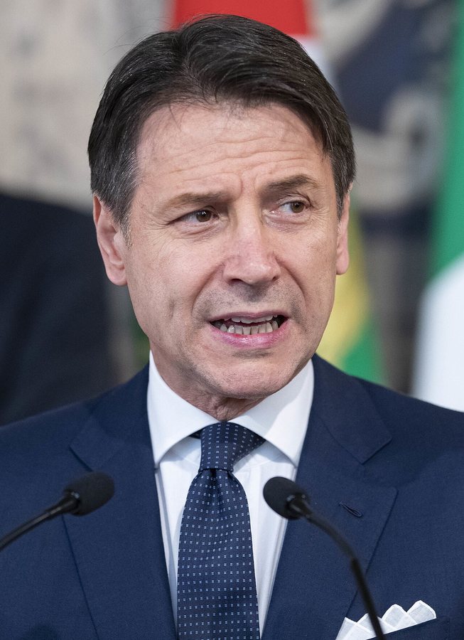 Conte, "se ne deve assumere la responsabilità": Schlein con le spalle al muro