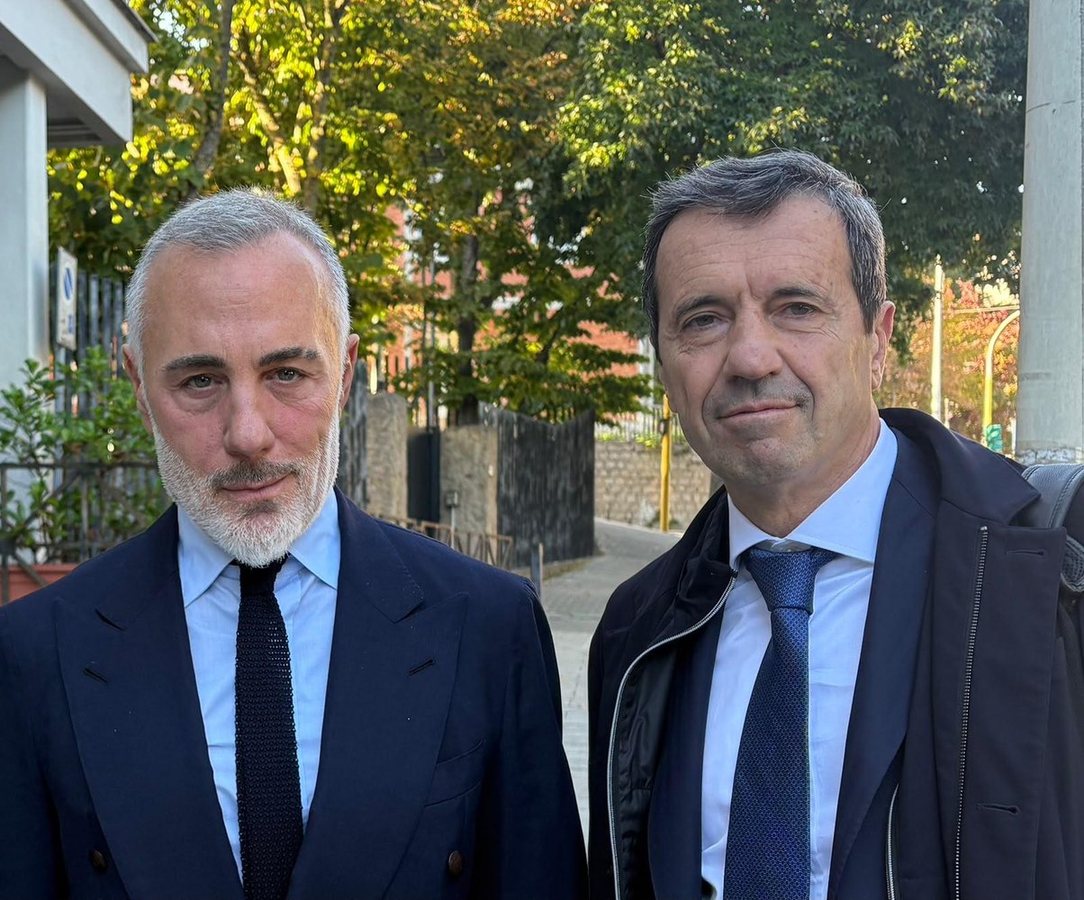 Gianluca Vacchi testimonia contro l’ex collaboratore domestico: “Aveva la mia fiducia, mi son sentito tradito”