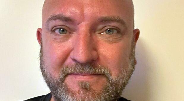 Davide Di Lernia, il figlio di Leone morto e l'incidente choc. Il dolore dei colleghi di Radio 105: «Avevi una vita davanti»