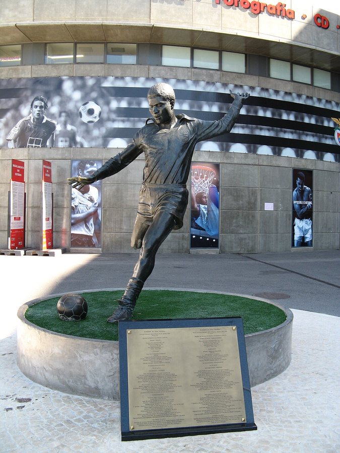 Statua del miglior marcatore di sempre del Benfica, Eusébio (473 gol)