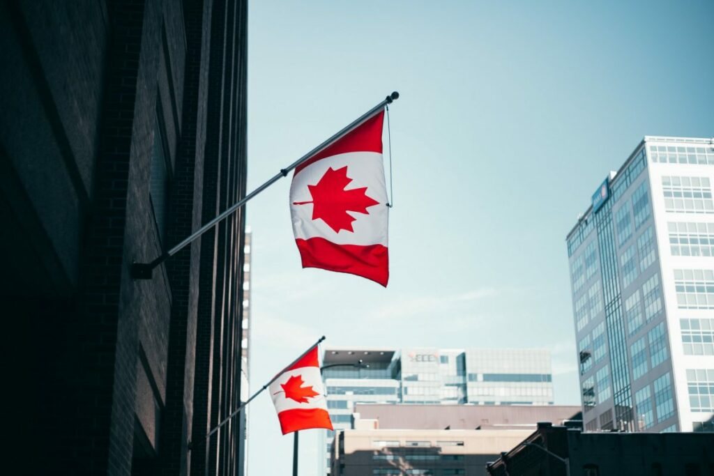 Războiul tarifelor continuă: Canada a activat taxele vamale de retorsiune asupra unor importuri din SUA