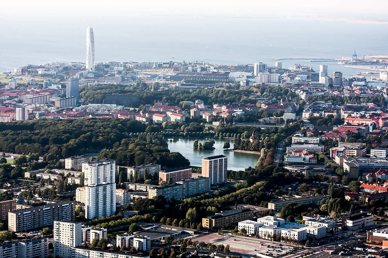 Malmöungdomar om fängelse för 14-åringar: ”De ska lära sig av misstaget”