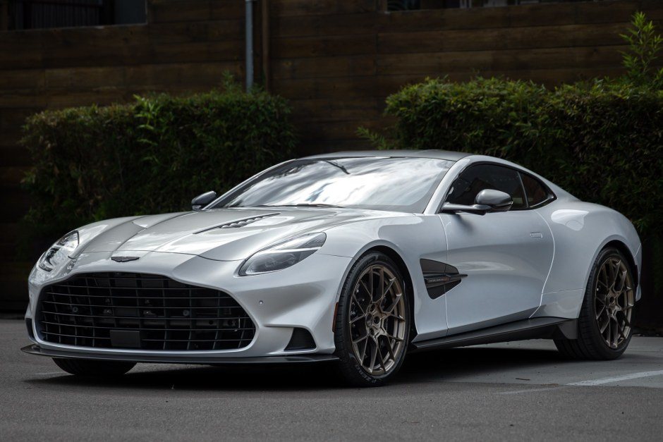 2025 Aston Martin Vanquish