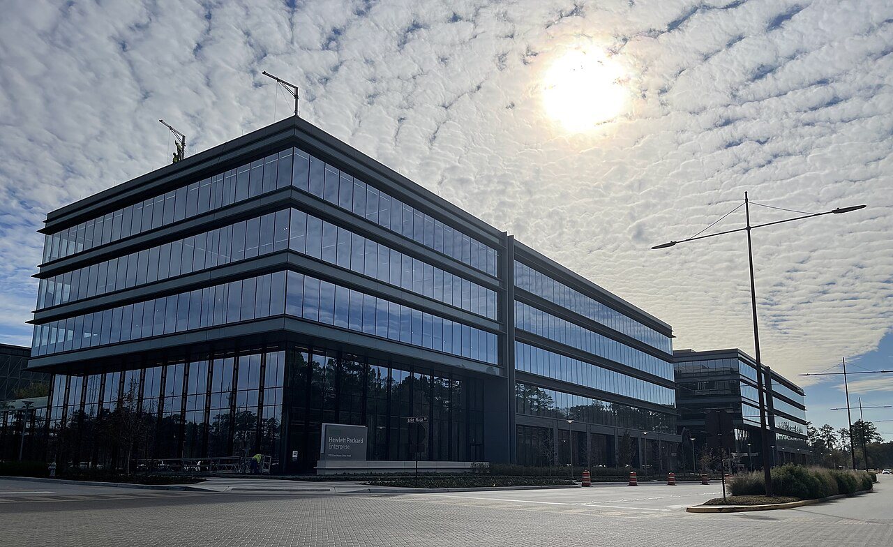 Earnings call transcript: HPE beats Q3 2026 estimates but shares fall after hours