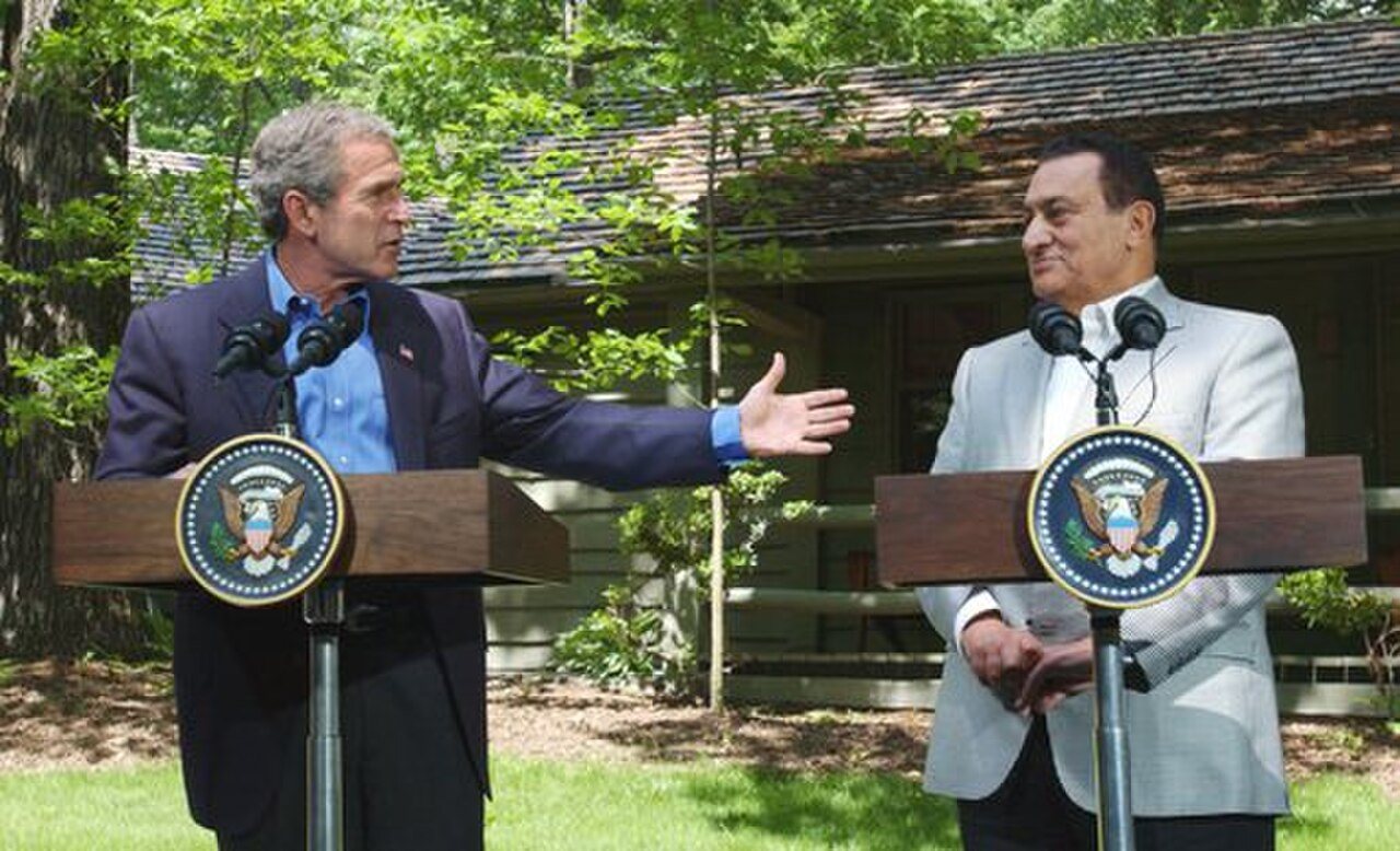 Hosni Mubarak con George W. Bush