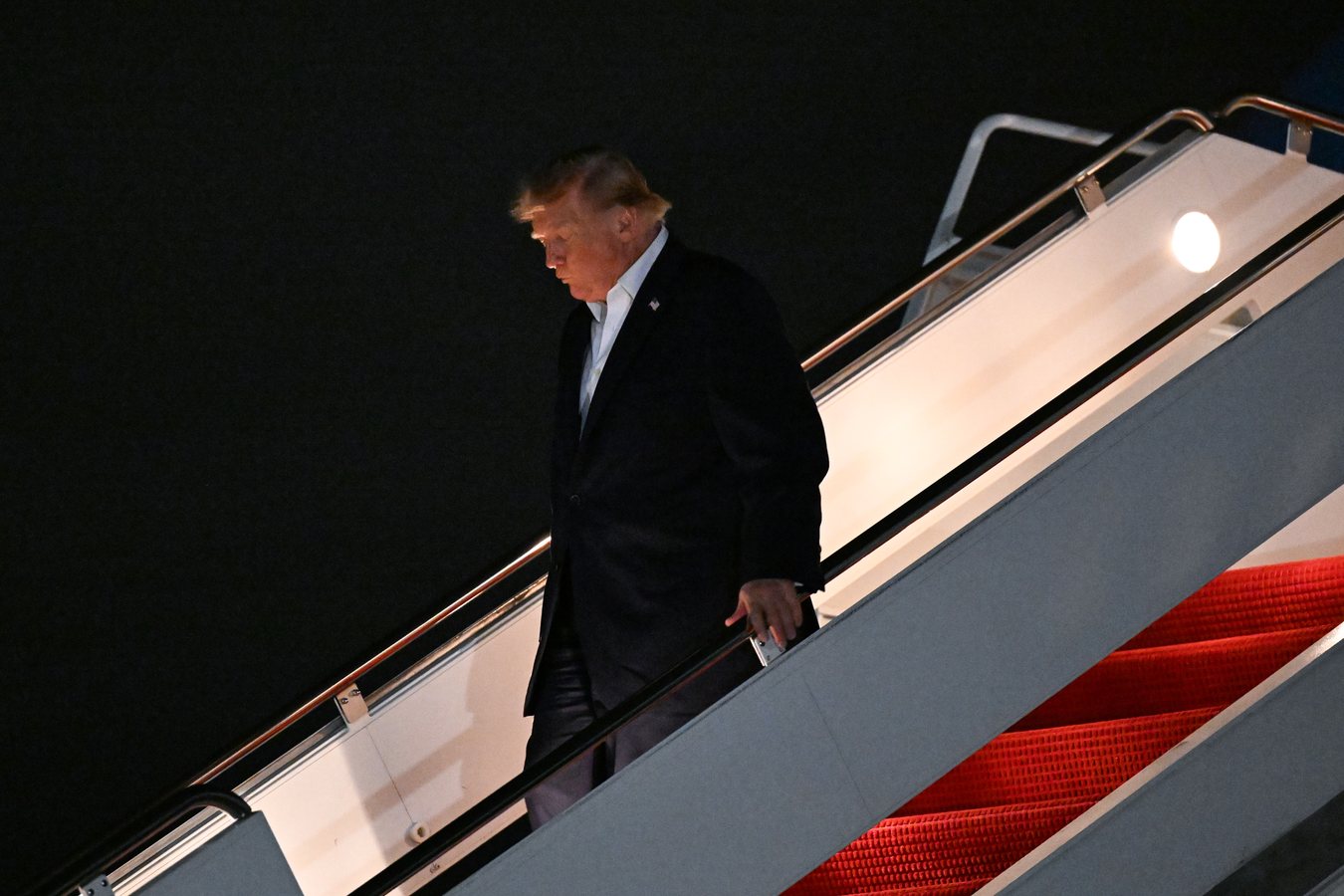 Politico Blocked From Air Force One In Latest Trump White House Effort To Punish Media Over Reporting