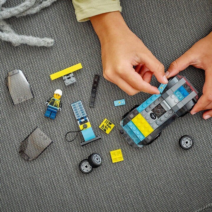 LEGO City 60383 Electric Sports Car, 95 pieces - Thumbnail 4