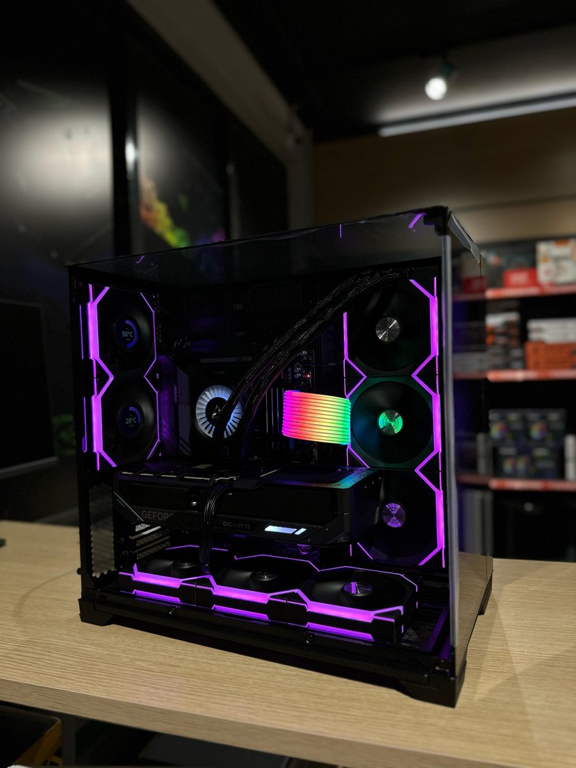 Albagame Extreme Series PC, RTX 5080 16GB GDDR7, AMD Ryzen 7 9900X, 64GB DDR5 RAM, 2TB NVMe Gen4 SSD - Thumbnail 3