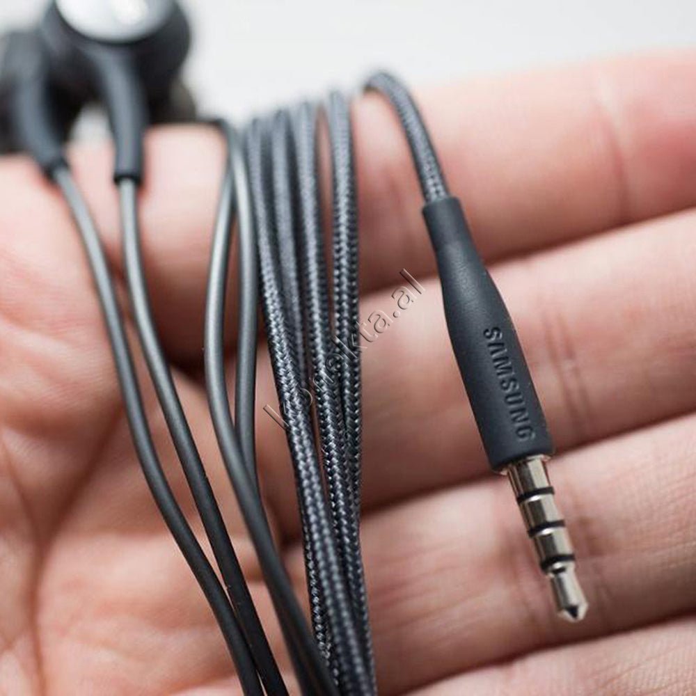 Samsung AKG Wired Headphones with 3.5mm or Type-C Audio Jack - Thumbnail 3