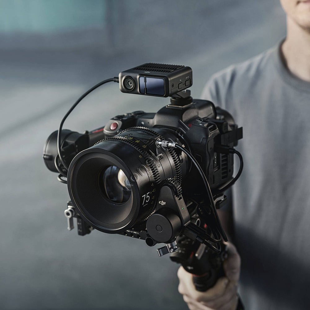 DJI RS 3 Pro Gimbal Combo - Thumbnail 14