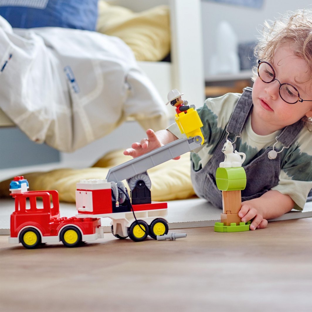 LEGO DUPLO 10969 Fire Truck, 21 pieces - Thumbnail 6