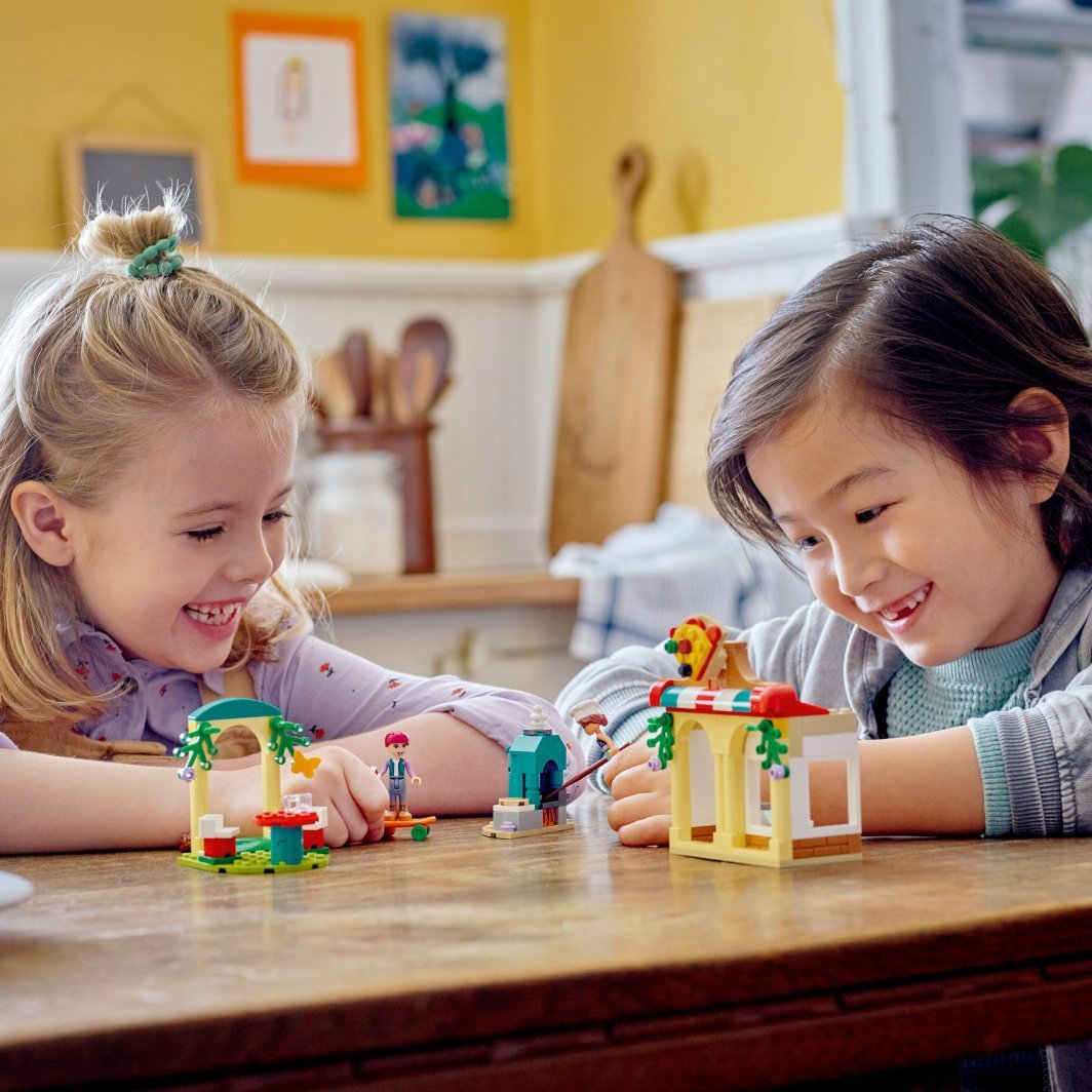 LEGO Friends 41705 Pizzeria Set, 144 Pieces - Thumbnail 7