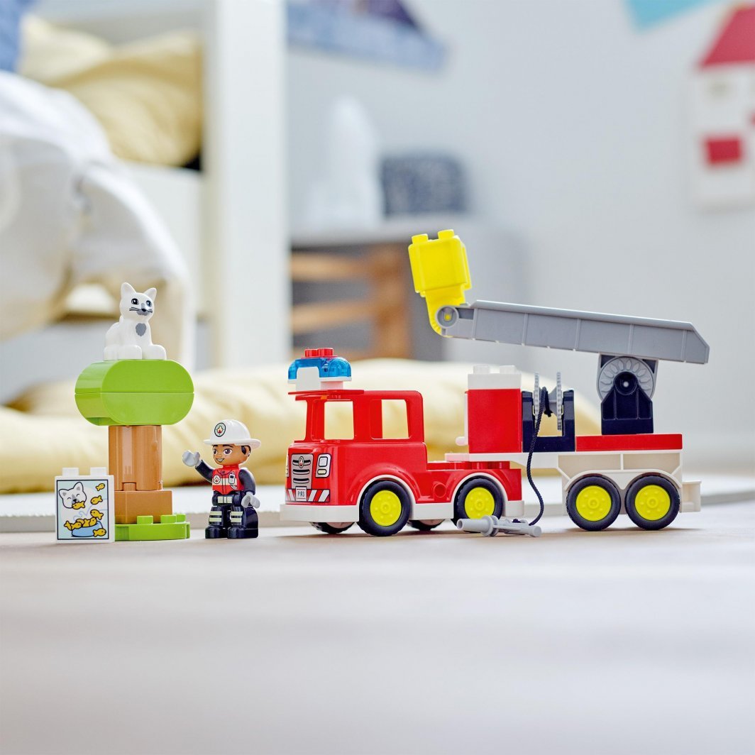 LEGO DUPLO 10969 Fire Truck, 21 pieces - Thumbnail 5