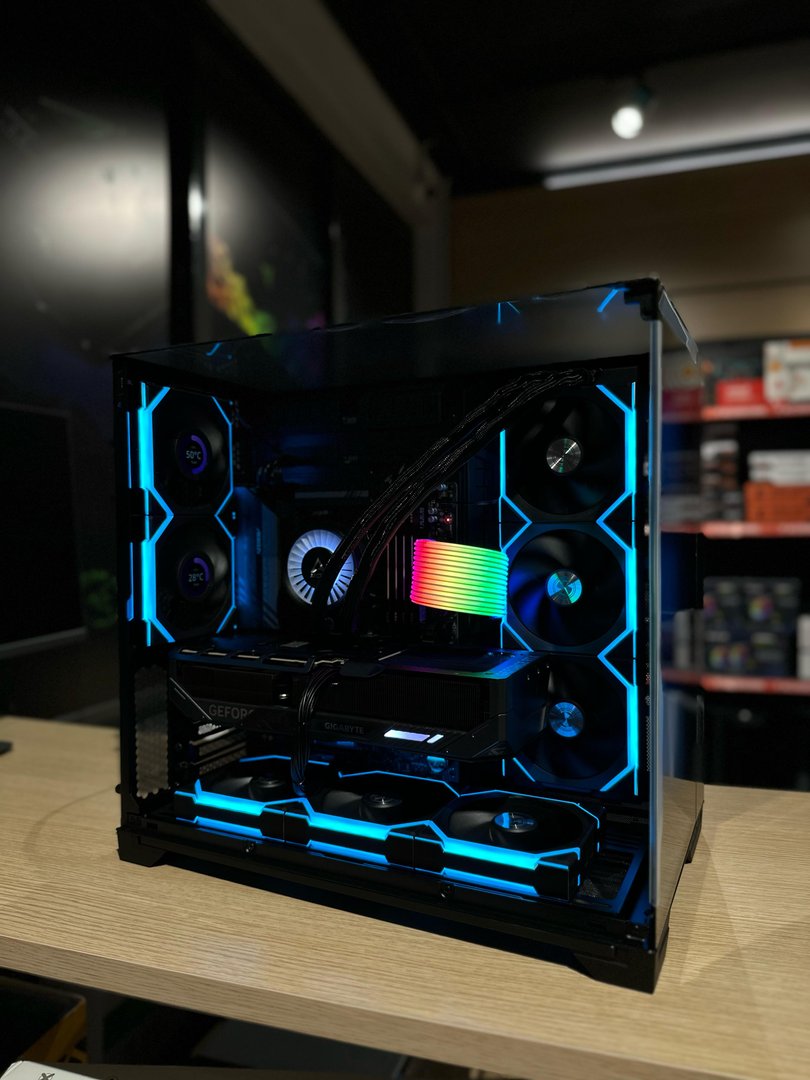 Albagame Extreme Series PC, RTX 5080 16GB GDDR7, AMD Ryzen 7 9900X, 64GB DDR5 RAM, 2TB NVMe Gen4 SSD - Thumbnail 4