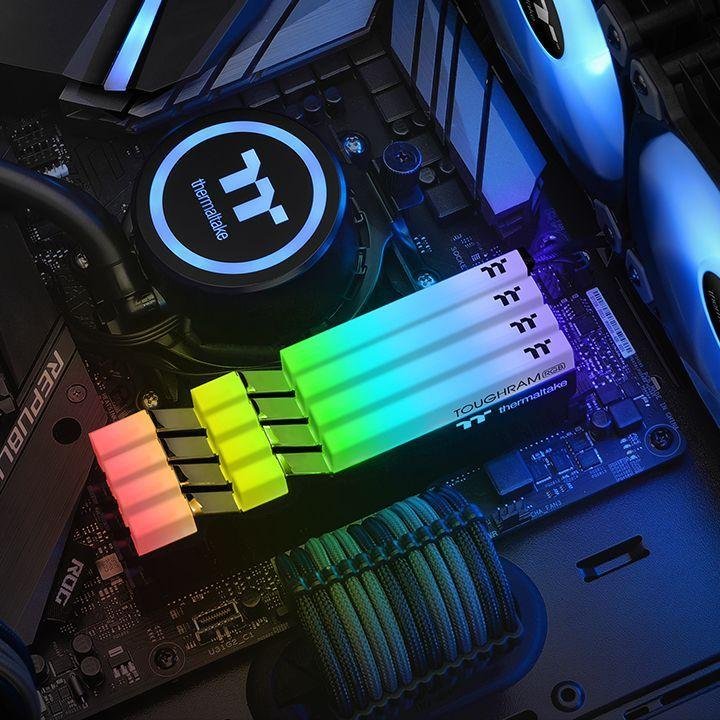 Thermaltake Toughram RGB Memory, DDR4, 16 GB, 4400 MHz, CL19 - Thumbnail 5