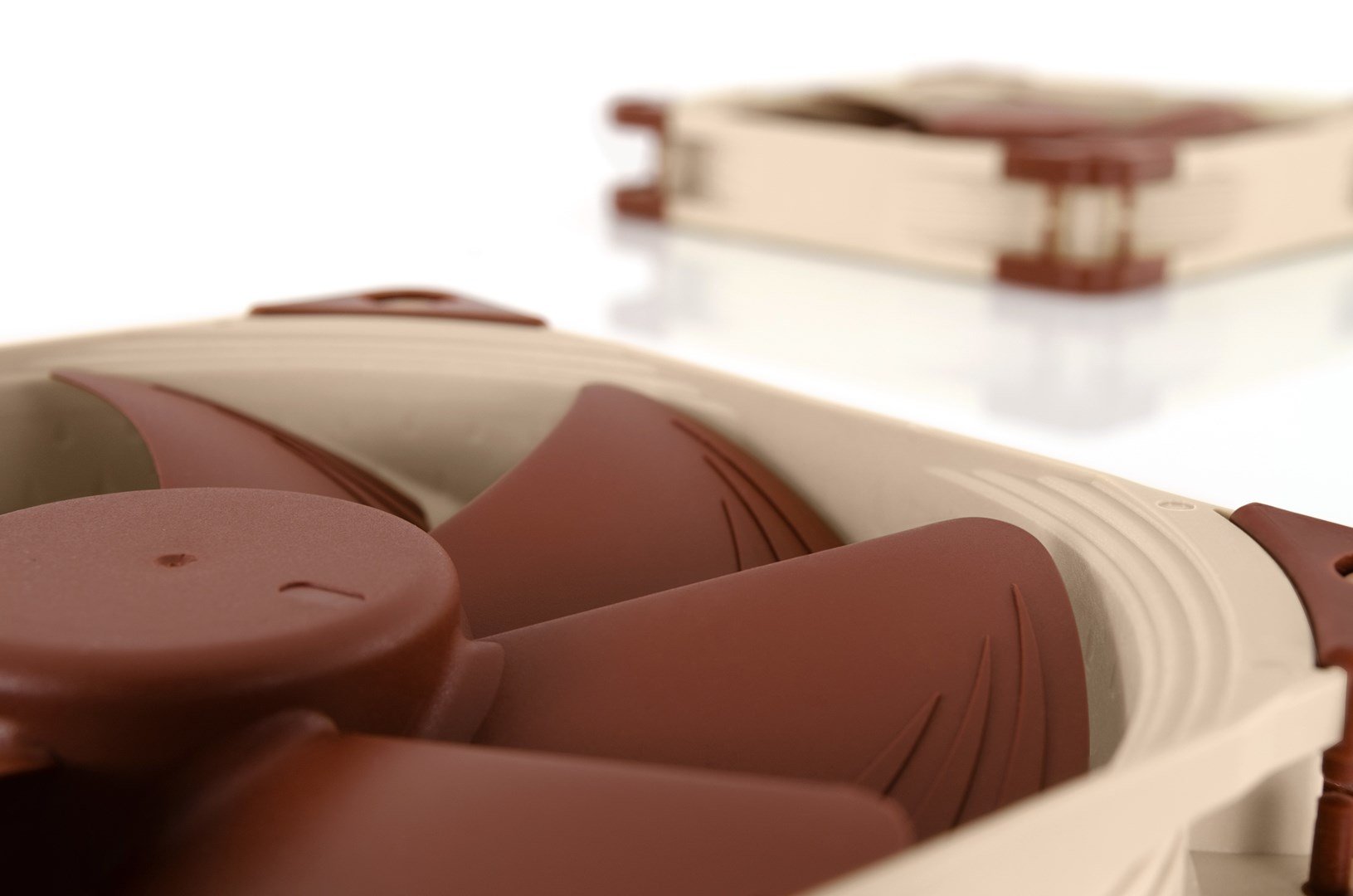 Noctua NF-A14 Fan, 14 cm, Bronze / Beige - Thumbnail 4