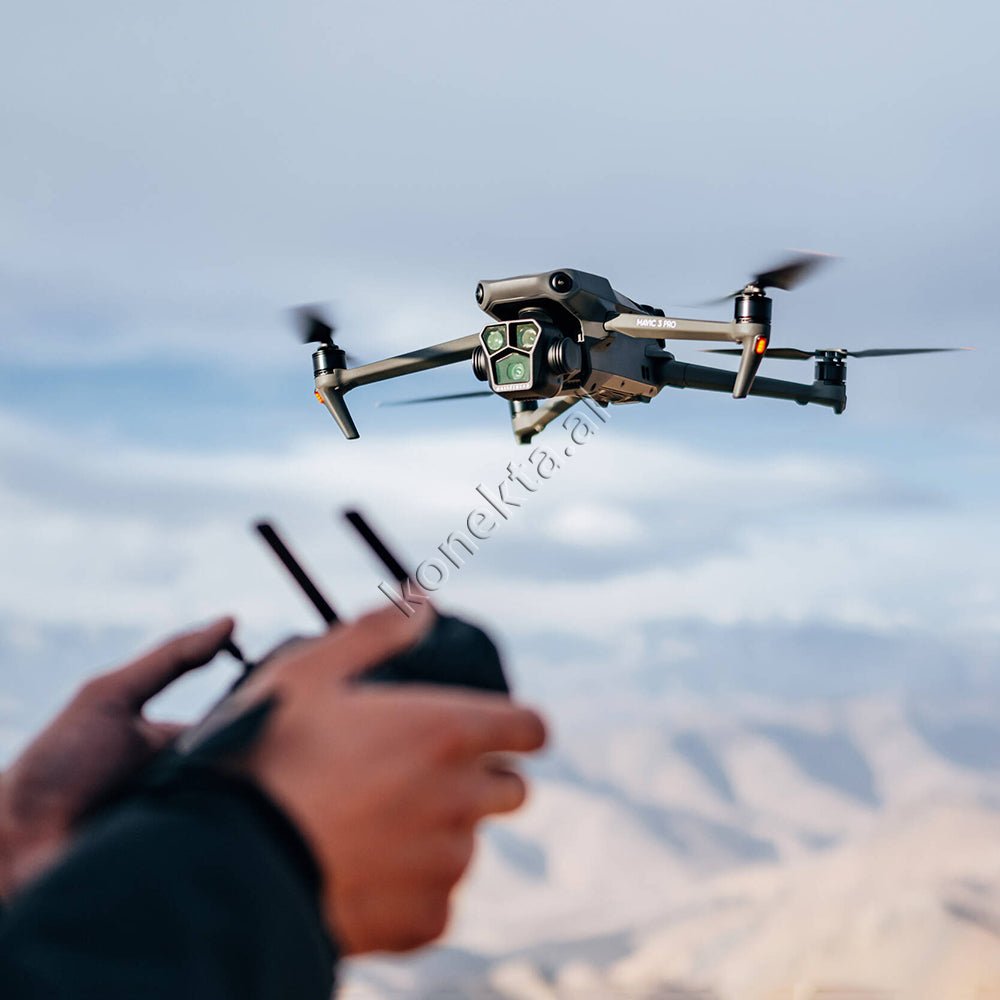 DJI Mavic 3 Pro Drone DJI RC / Fly More Combo - Thumbnail 29