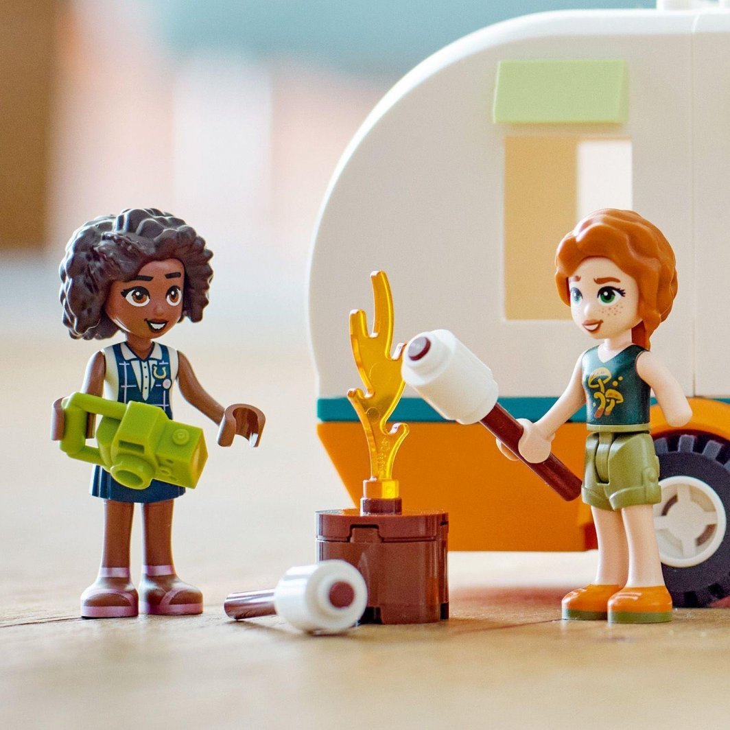 LEGO Friends 41726 Holiday Camping Set, 87 Pieces - Thumbnail 3