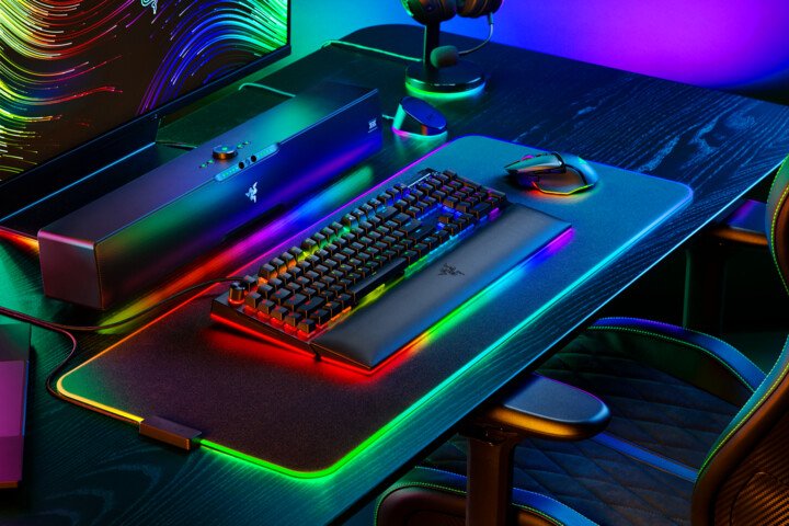 Razer BlackWidow V4 Pro Keyboard, Razer Yellow, US, Black - Thumbnail 9