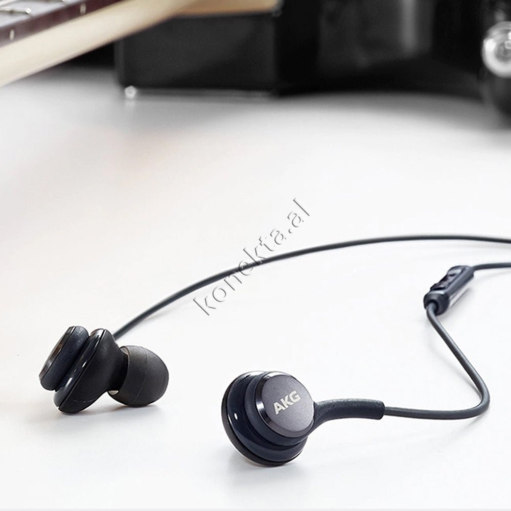 Samsung AKG Wired Headphones with 3.5mm or Type-C Audio Jack - Thumbnail 5