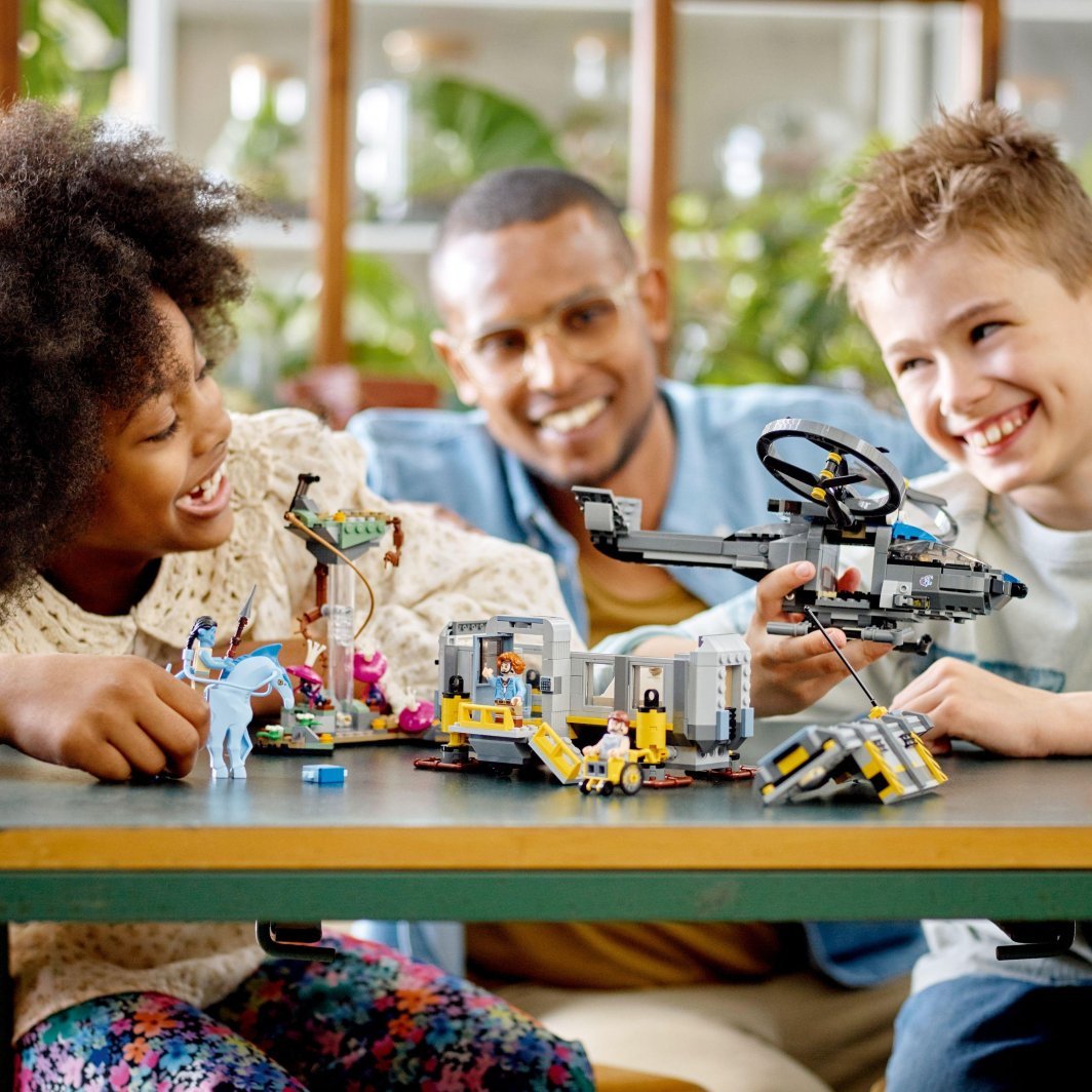 LEGO Avatar 75573 Flying Mountains: Station 26 and RDA Samson, 887 Pieces - Thumbnail 7