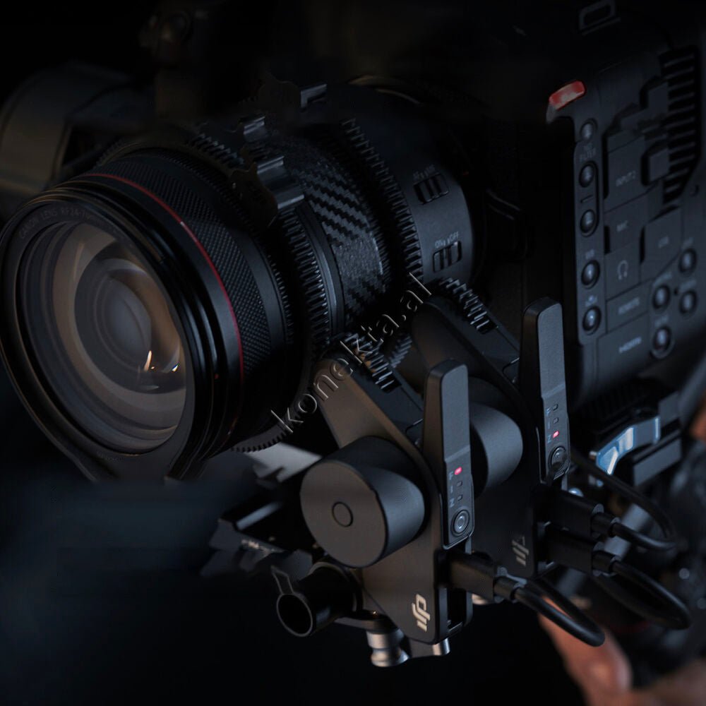 DJI RS 4 Pro Gimbal Combo, Black - Thumbnail 8