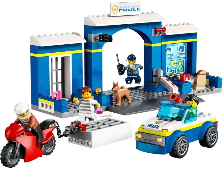 LEGO City 60370 Police Station Chase, 172 Pieces - Thumbnail 2