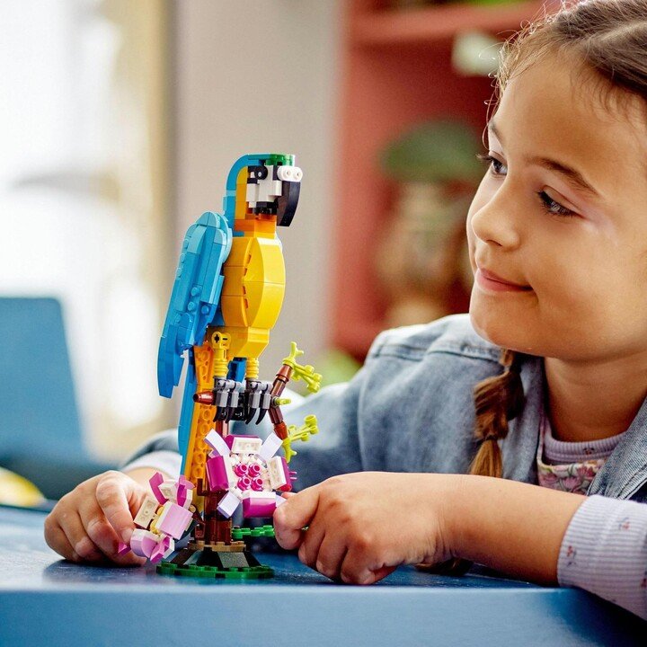 LEGO Creator 31136 Exotic parrot Set, 253 pieces - Thumbnail 7