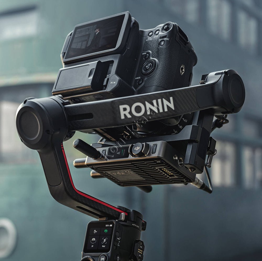 DJI RS 3 Pro Gimbal Combo - Thumbnail 11