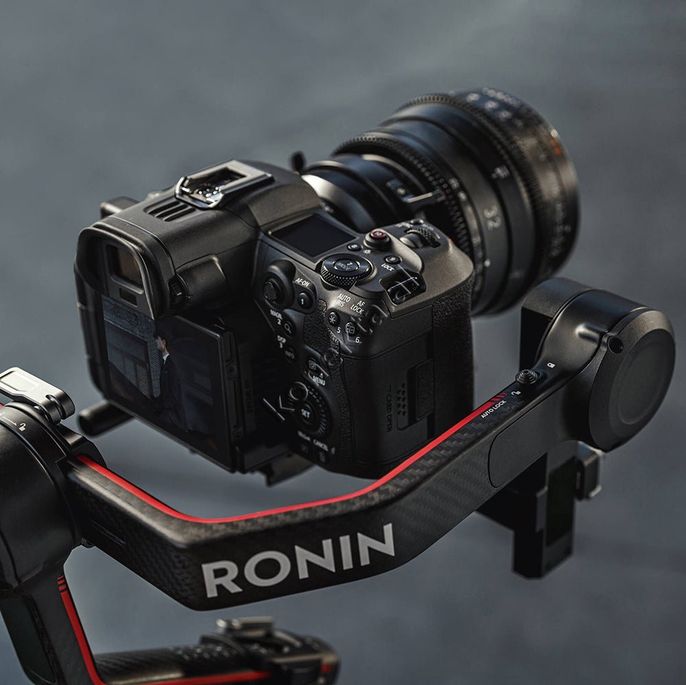DJI RS 3 Pro Gimbal Combo - Thumbnail 15