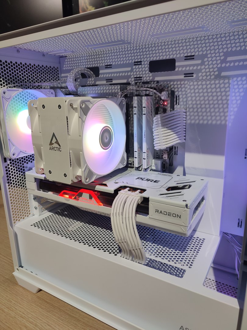 Albagame Vulcan Series PC, RX 7800 XT 16GB GDDR6, AMD Ryzen 7 9700X, 32GB DDR5 RAM, 1TB NVMe Gen4 SSD - Thumbnail 4