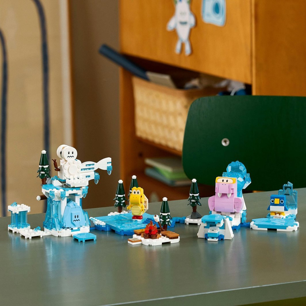 LEGO Super Mario 71417 Snow Adventure Expansion, 567 pieces - Thumbnail 4