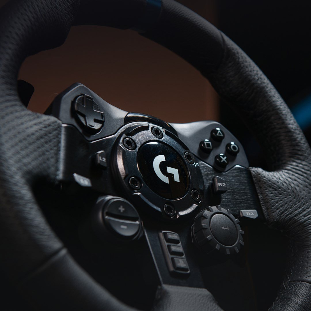 Logitech G G923 Racing Wheel and Pedals for PS5, PS4 & PC - Thumbnail 3