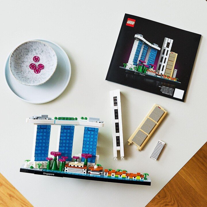 LEGO Architecture 21057 Singapore Set, 827 Pieces - Thumbnail 4
