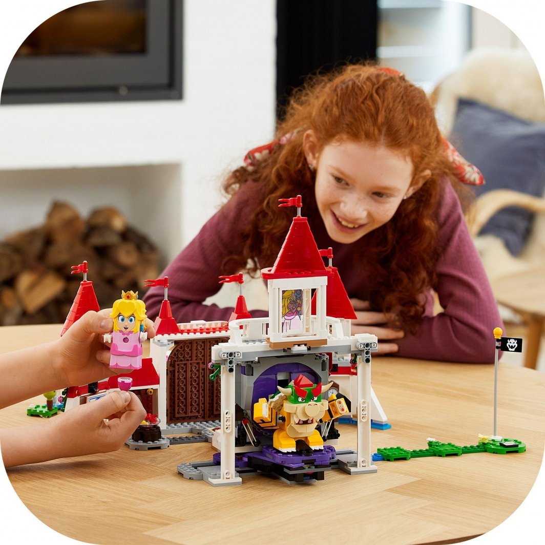 LEGO Super Mario 71408 Peach Castle Set, 1216 pieces - Thumbnail 7