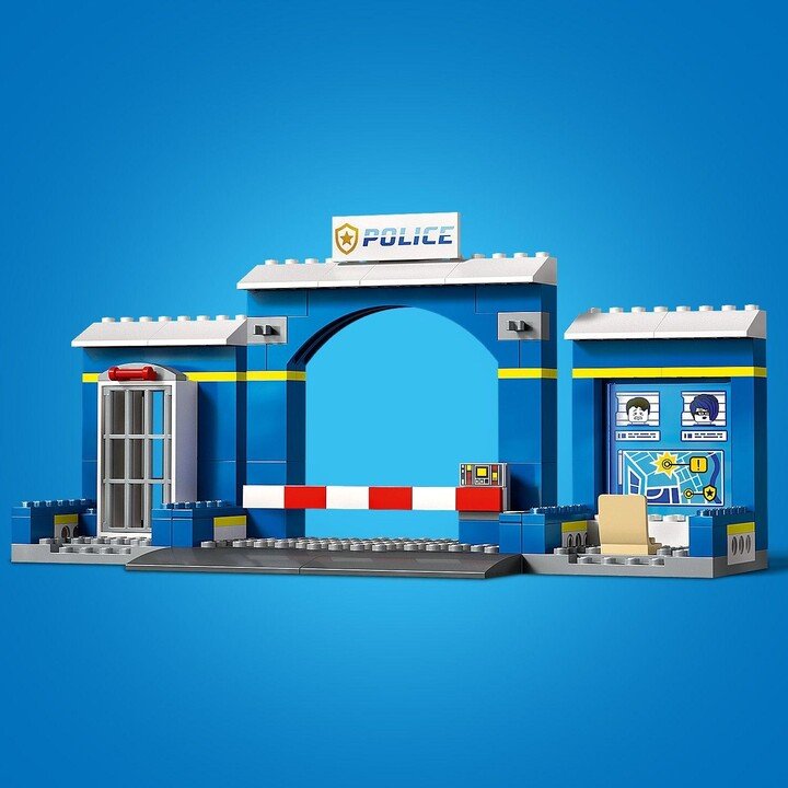 LEGO City 60370 Police Station Chase, 172 Pieces - Thumbnail 6
