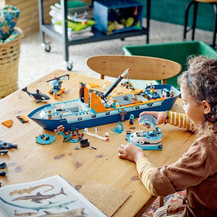 LEGO City 60368 Arctic Exploration Ship, 815 pieces - Thumbnail 4