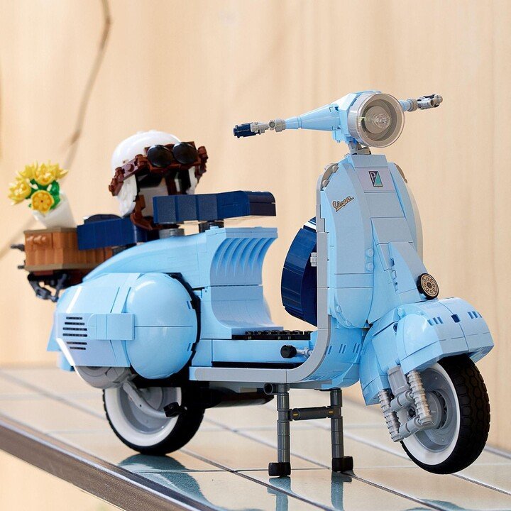 LEGO Creator Expert 10298 Vespa 125, 1103 pjesë - Thumbnail 5
