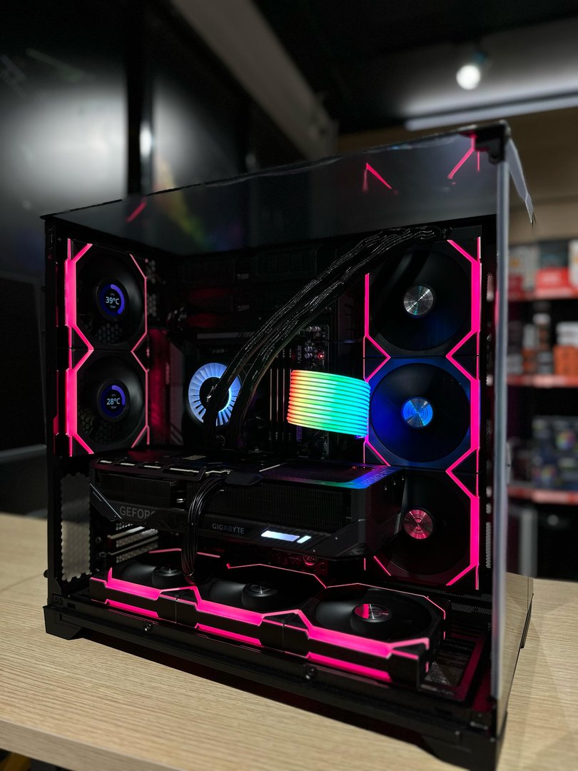 Albagame Extreme Series PC, RTX 5080 16GB GDDR7, AMD Ryzen 7 9900X, 64GB DDR5 RAM, 2TB NVMe Gen4 SSD - Thumbnail 2