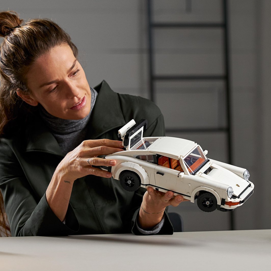 LEGO Creator Expert Porsche 911 (10295) Set - Thumbnail 2