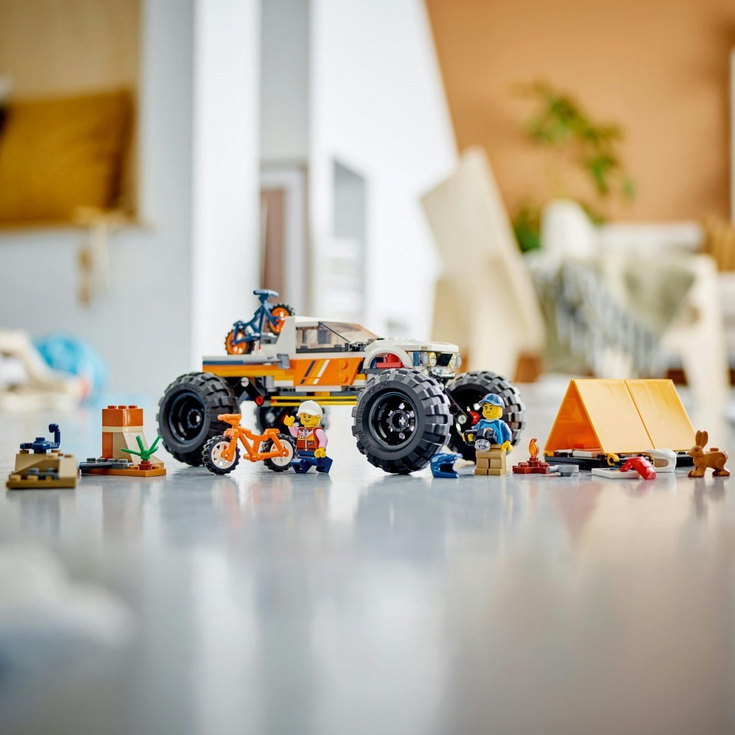 LEGO City 60387 Adventure Set with 4x4 SUV, 252 Pieces - Thumbnail 4