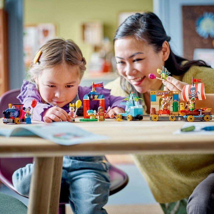 LEGO Disney Festive Train Set, 200 Pieces - Thumbnail 3