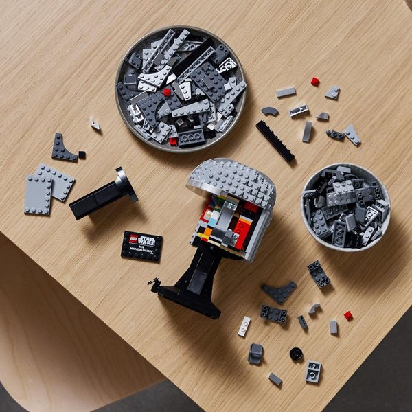 LEGO Star Wars Mandalorian Helmet, 584 Pieces - Thumbnail 5