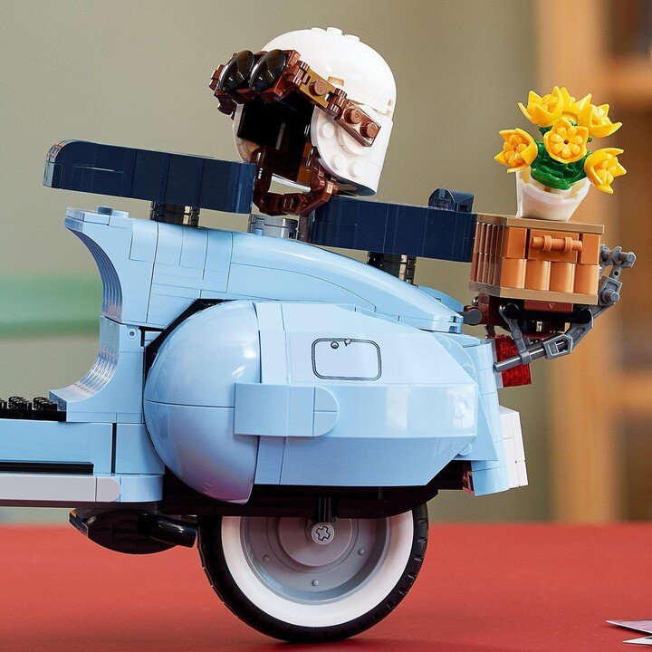 LEGO Creator Expert 10298 Vespa 125, 1103 pjesë - Thumbnail 7