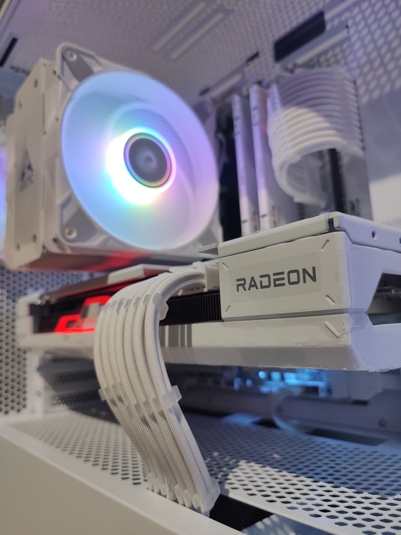 Albagame Vulcan Series PC, RX 7800 XT 16GB GDDR6, AMD Ryzen 7 9700X, 32GB DDR5 RAM, 1TB NVMe Gen4 SSD - Thumbnail 11